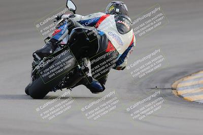 media/Dec-17-2022-SoCal Trackdays (Sat) [[224abd9271]]/Turn 10 Backside (120pm)/